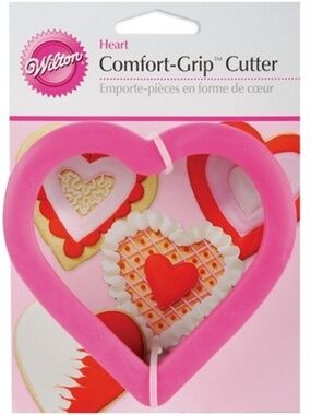 Wilton 4" Comfort Grip & Metal Cookie Cutter Large Heart Valentine's Day NEW
